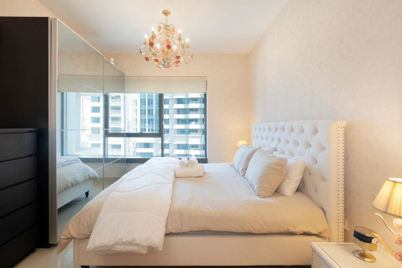 Downtown Dubai, Luxury 2 Bed 2 Bath Apartment - Pool, Gym, Aircon, Parking - Views Of The Dubai Fountain & Burj Khalifa Esterno foto