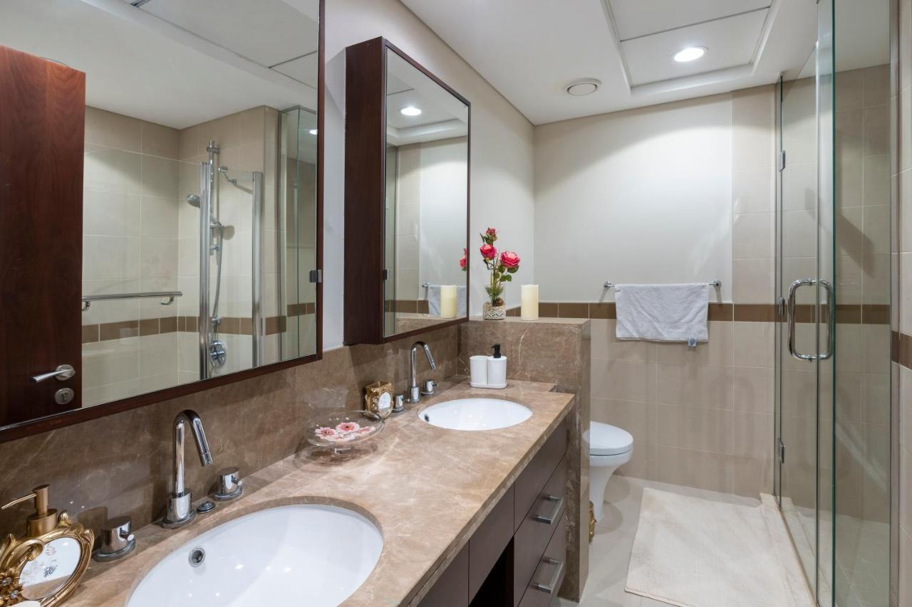 Downtown Dubai, Luxury 2 Bed 2 Bath Apartment - Pool, Gym, Aircon, Parking - Views Of The Dubai Fountain & Burj Khalifa Esterno foto
