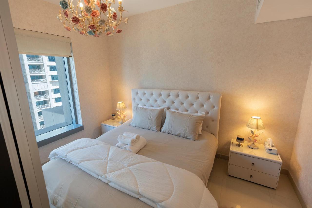 Downtown Dubai, Luxury 2 Bed 2 Bath Apartment - Pool, Gym, Aircon, Parking - Views Of The Dubai Fountain & Burj Khalifa Esterno foto