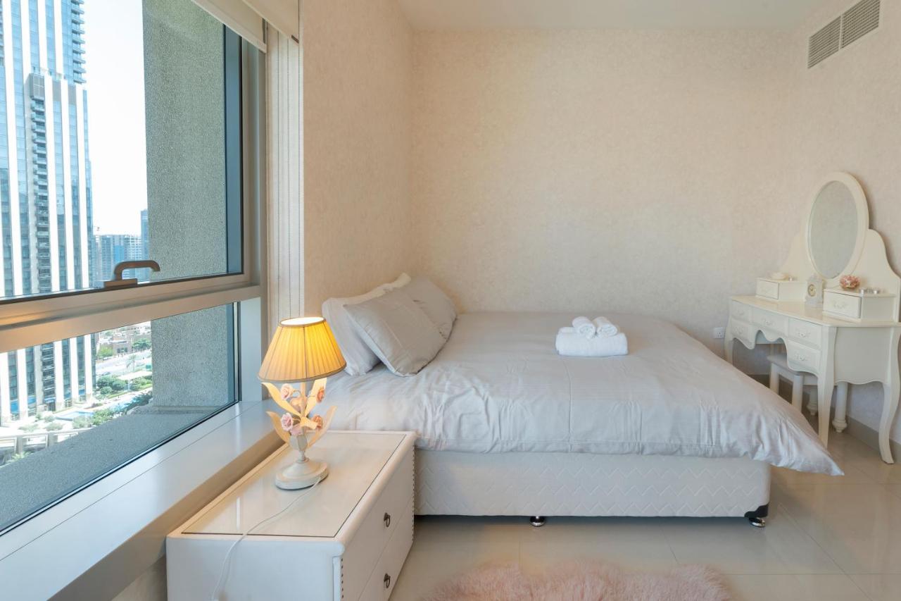 Downtown Dubai, Luxury 2 Bed 2 Bath Apartment - Pool, Gym, Aircon, Parking - Views Of The Dubai Fountain & Burj Khalifa Esterno foto